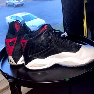 Brand new B’loyal Jordan’s only worn once.